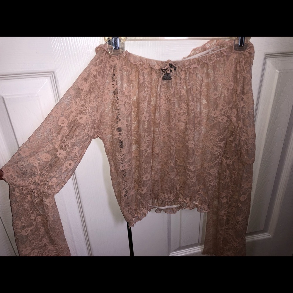 Lace off-the-shoulder shirt